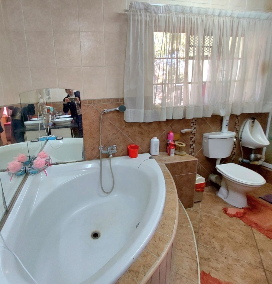 3 Bedroom Property for Sale in Mamogaleskraal AH North West